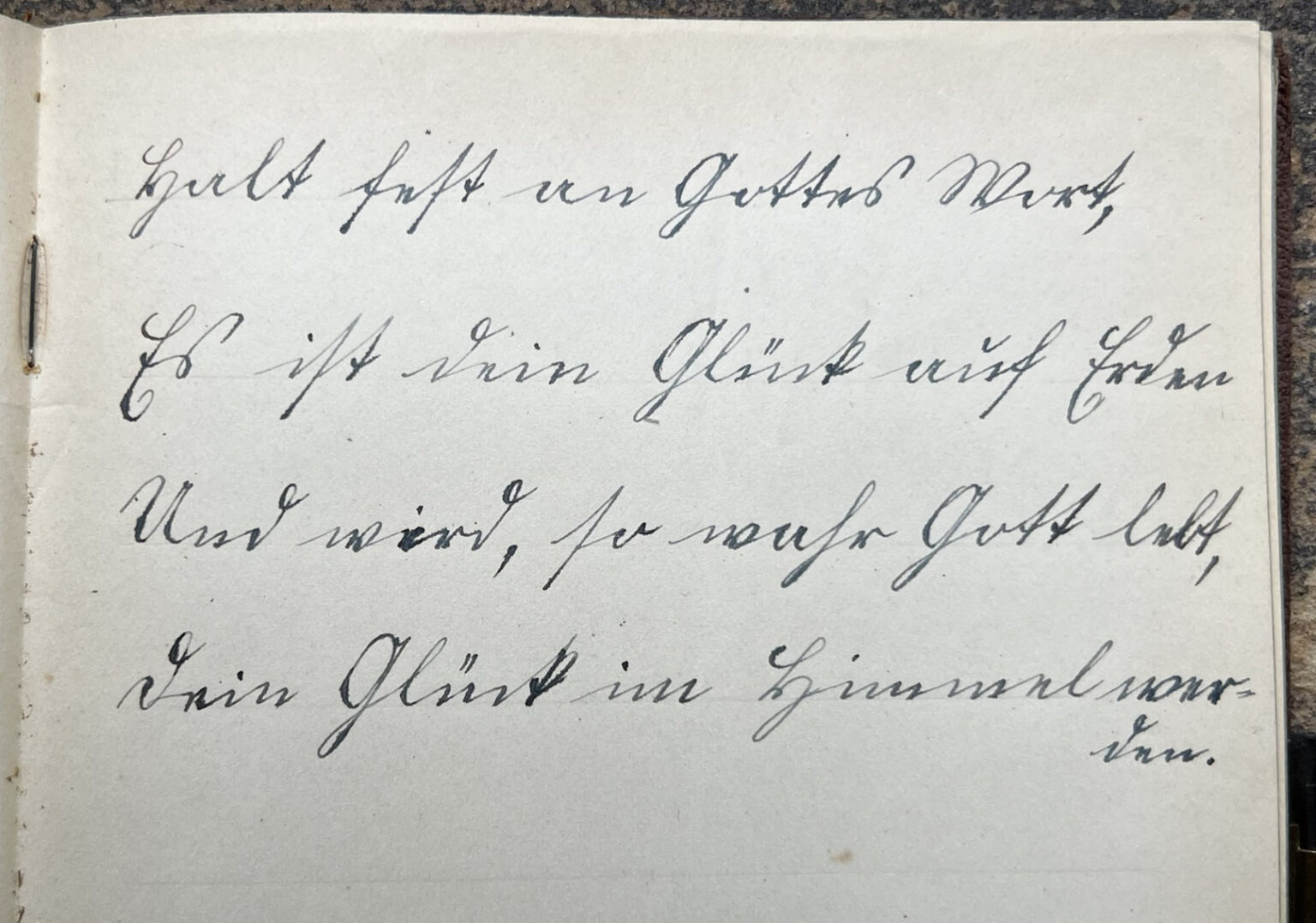 Sütterlin-Kurse – Mit Videolernkursen Sütterlin lernen und üben.